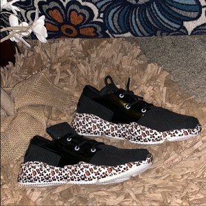 Cape Robbin Black & Leopard Sneaker